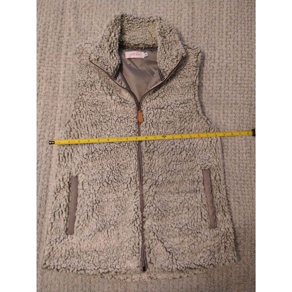 Jess Lea outdoorsy Logan look  faux fur polyester vest light green small - Picture 8 of 11